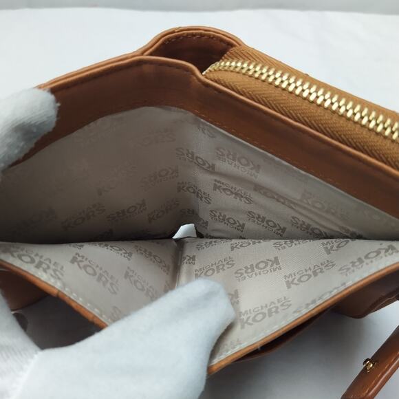Michael Kors Brown Leather Quilted Zip Around Credit Card Bifold Square Wallet - Picture 12 of 16